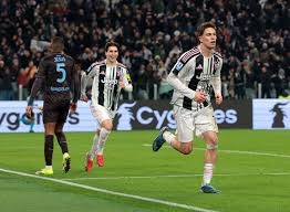 铃木一朗在水手队主场开幕战上演高难度接杀